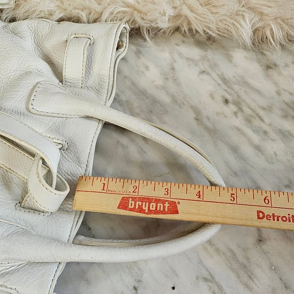 Liz Claiborne New York White Genuine Leather Drawstring Bucket Bag - Picture 11 of 14